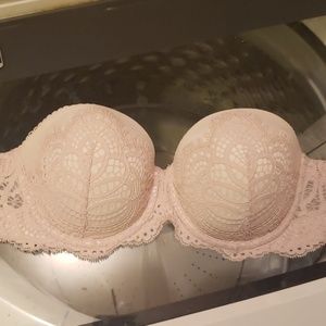 Victoria Secret 32 D strapless bra, no straps